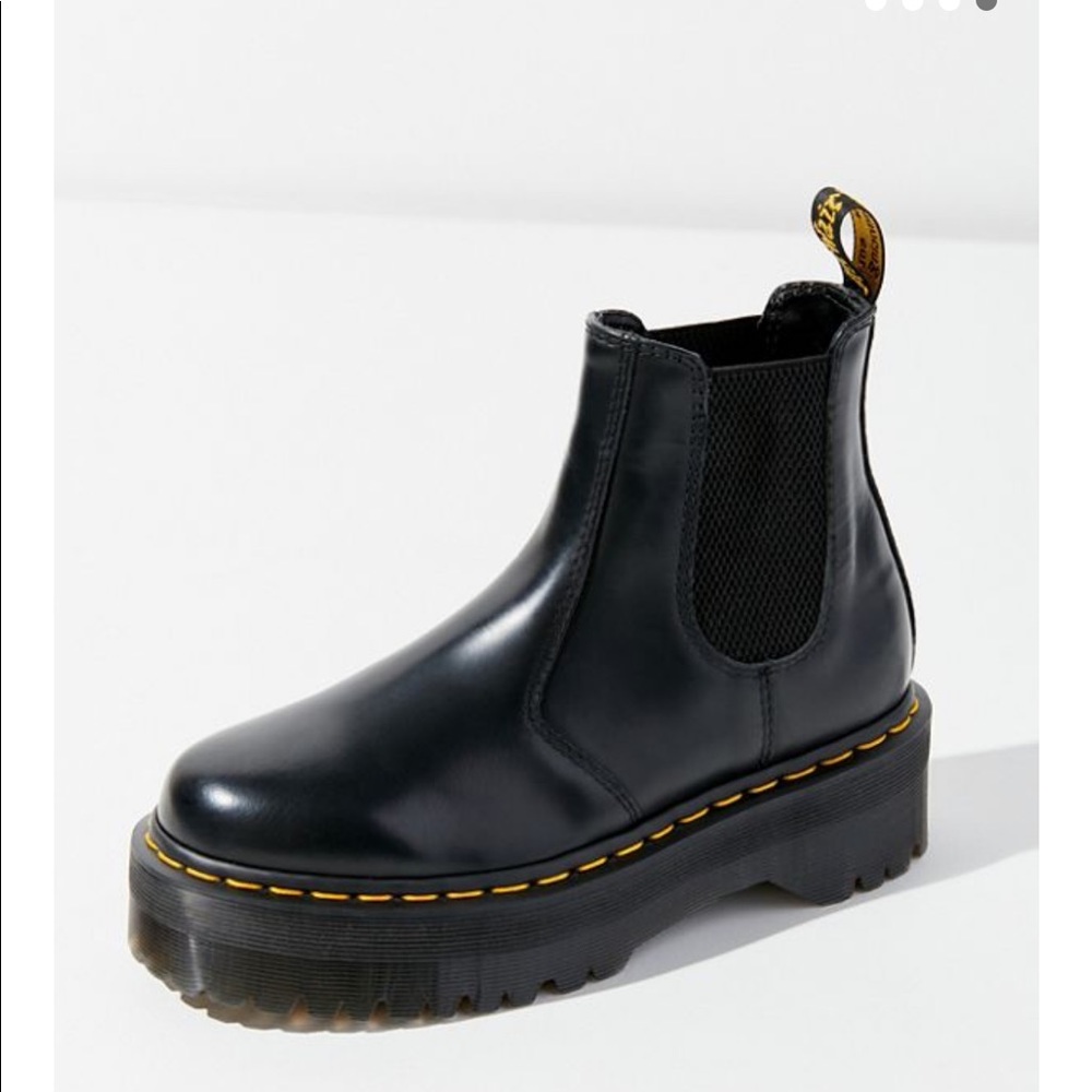 Dr. Martens 2976 Quad Chelsea Boot